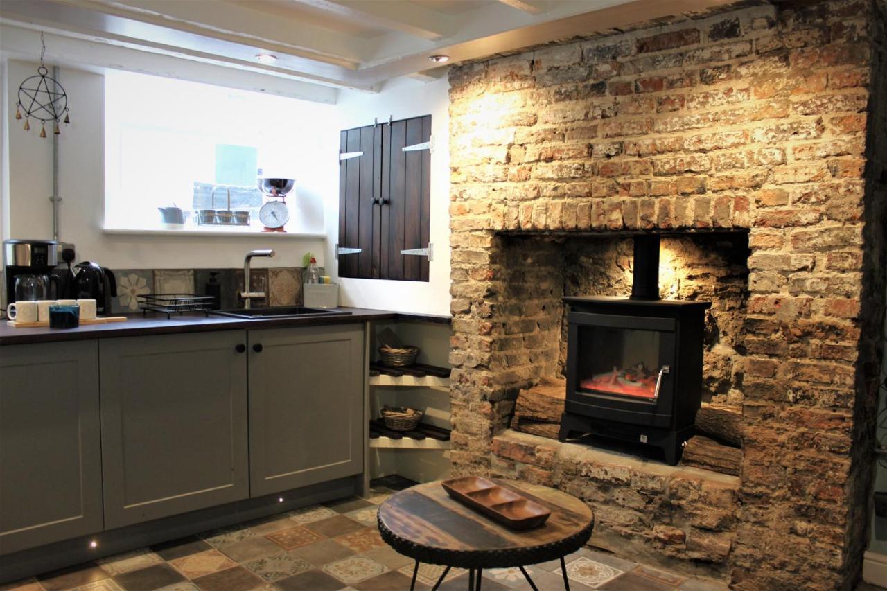Boutique Fisherman'S Grade II Listed Cottage Scarborough Exterior foto